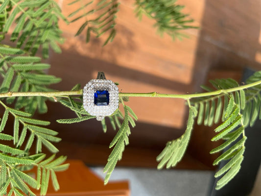 Bold Sapphire Brilliance – 925 Silver Statement Ring