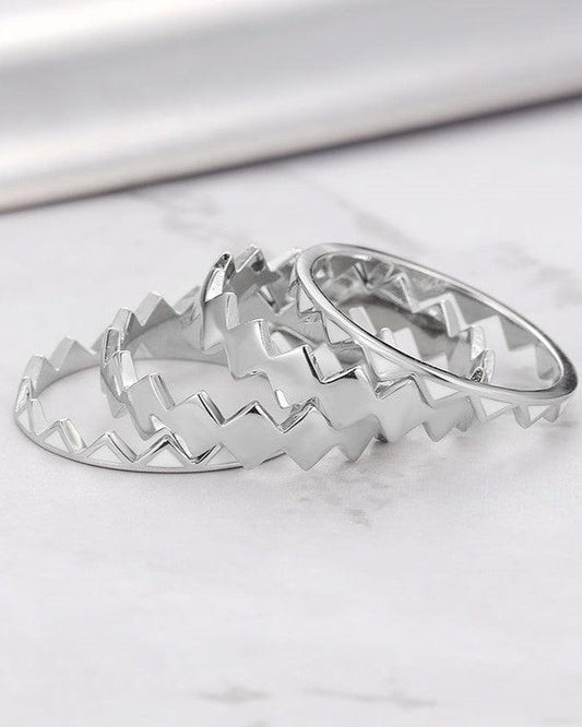 Evara's Zigzag Stack Band Ring