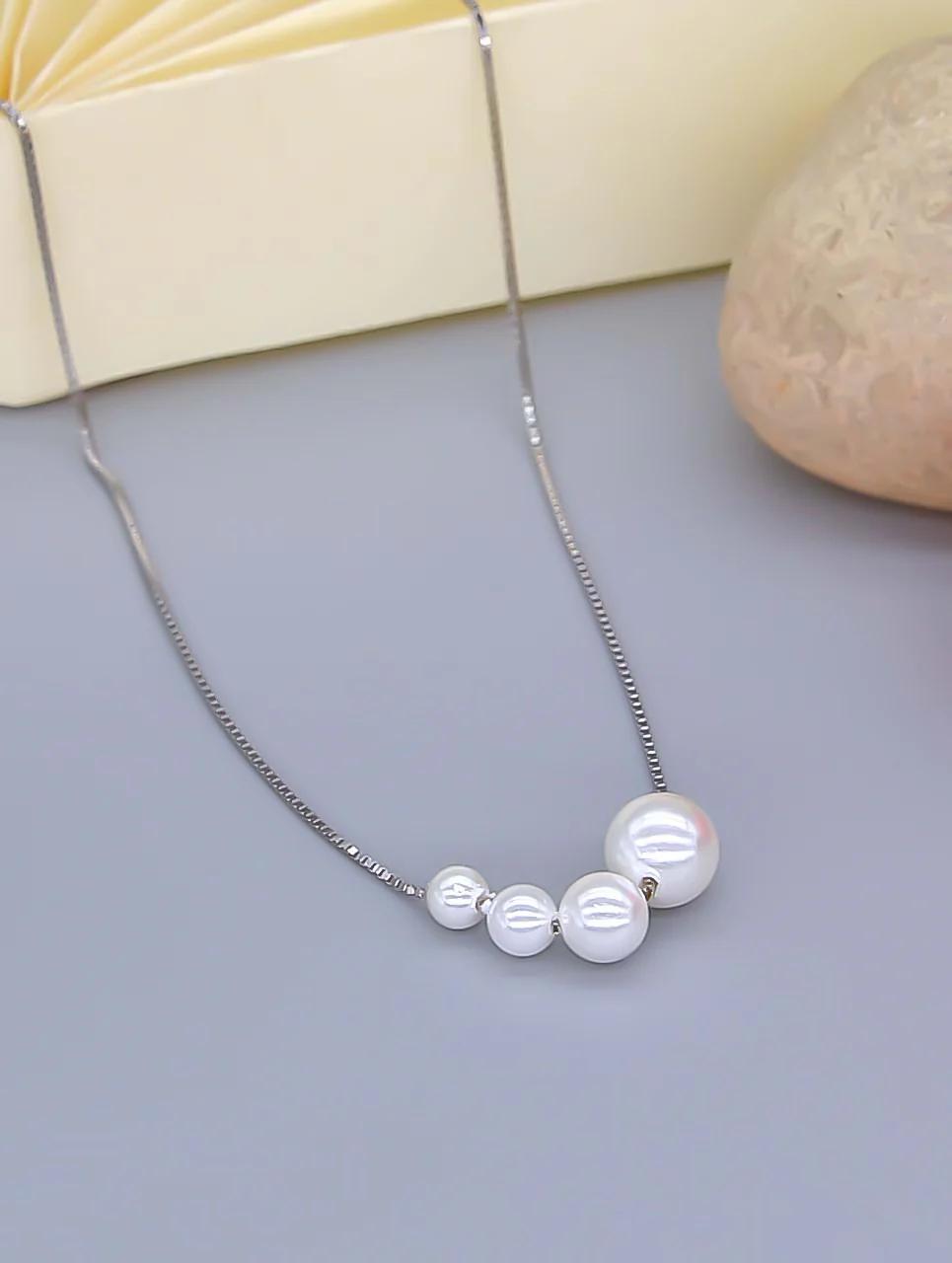 Pearl drift necklace