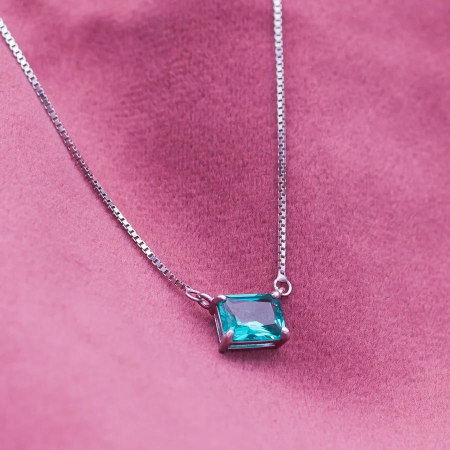 Emerald Spark Chain – Radiant Cut Edition