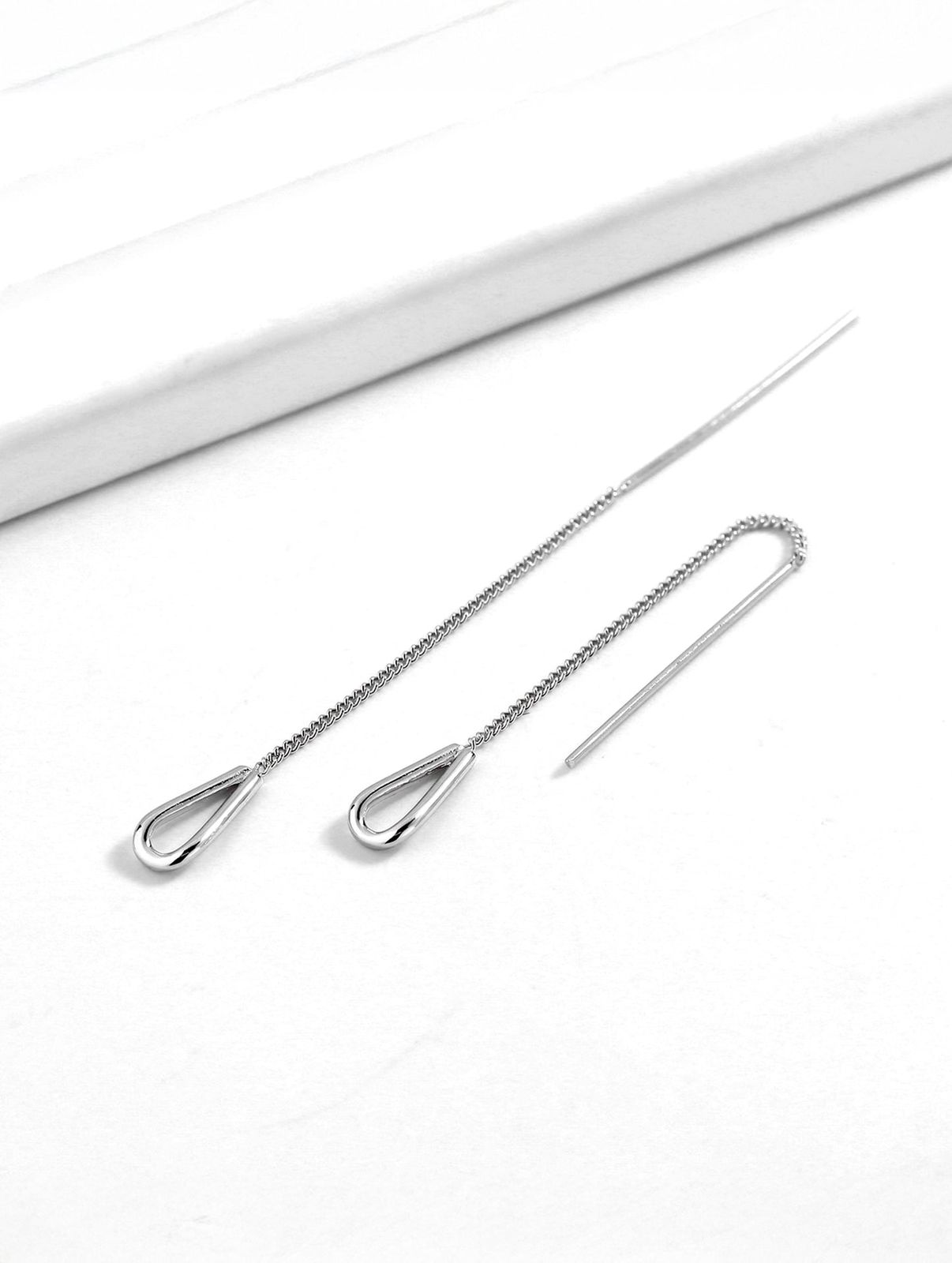 Evara’s Flow Threaders Earrings