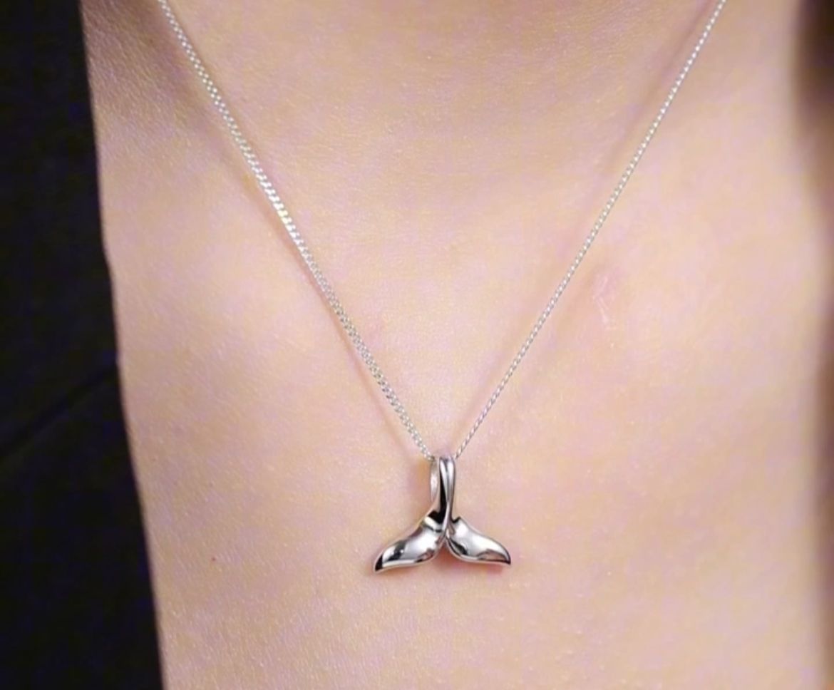 Evara’s Mermaid Tail Pendant chain
